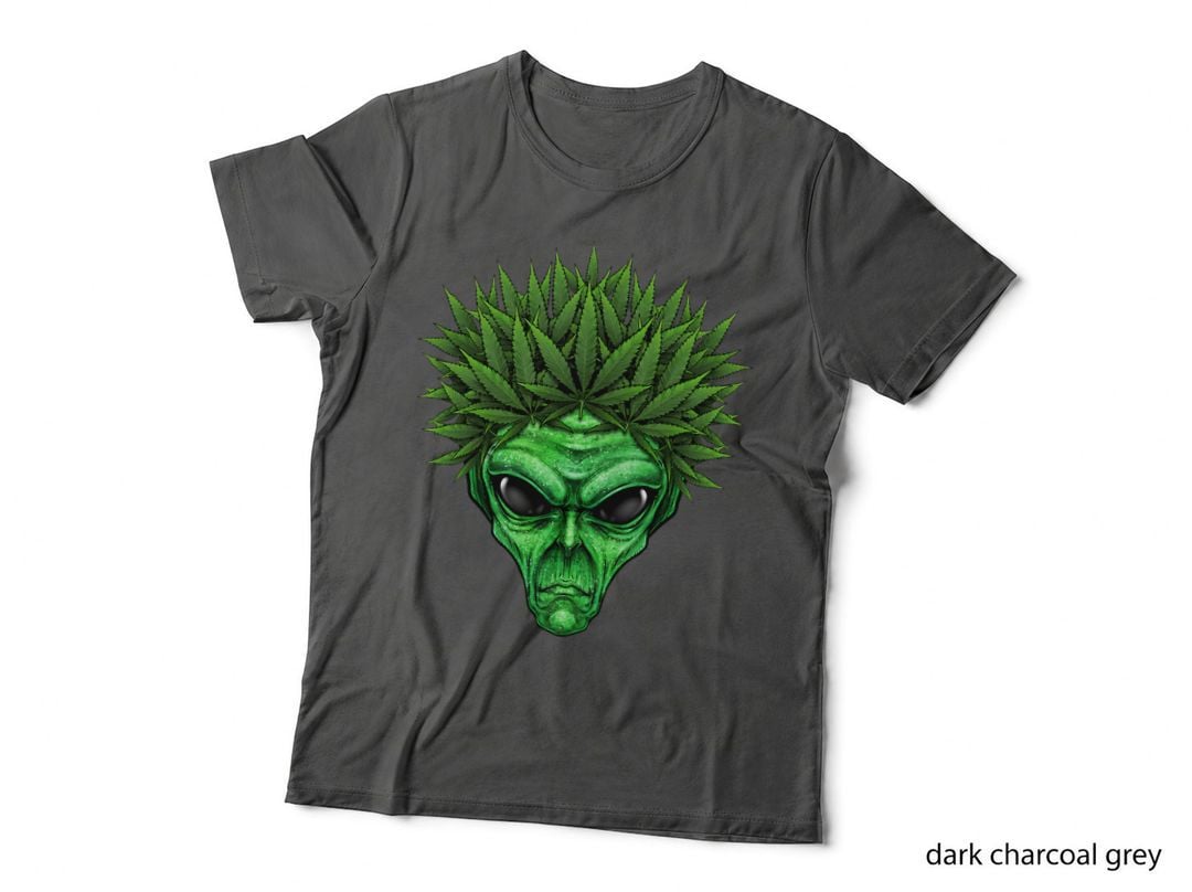 UFO Alien Marijuana Weed Cannabis Pot Stoner Weed Leaf T-Shirt