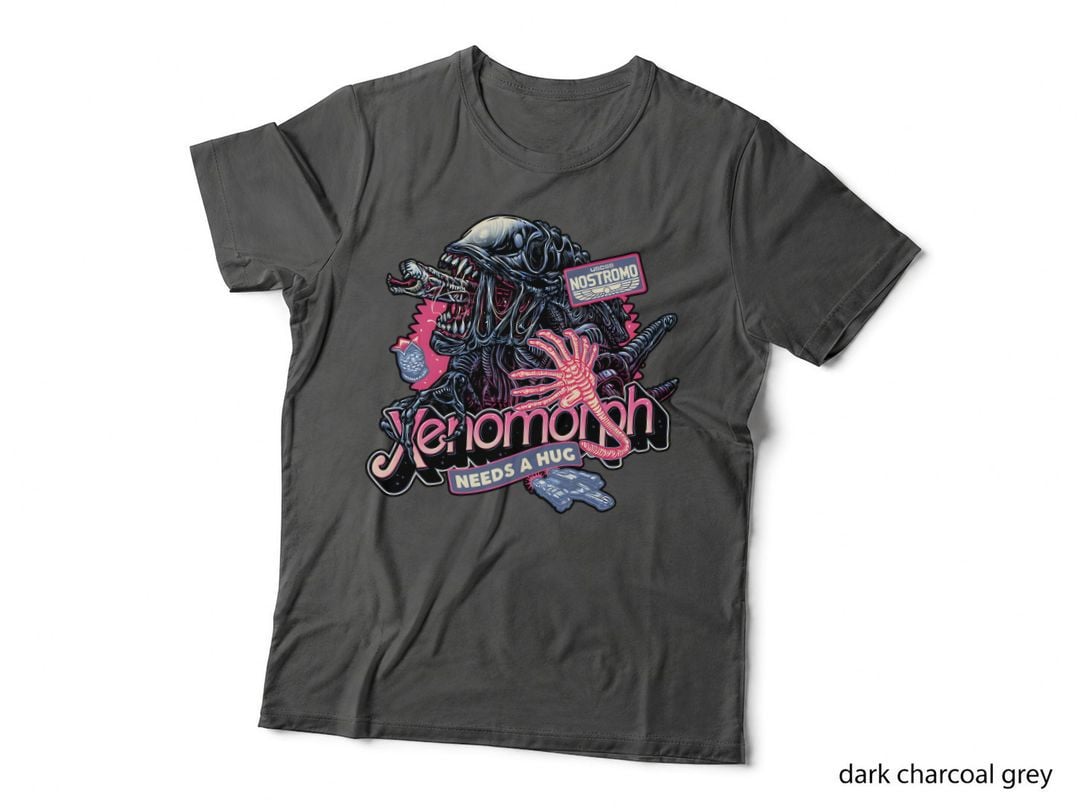 Xenomorh Needs a Hug Xenomorph Nostromo Alien Fan T-Shirt