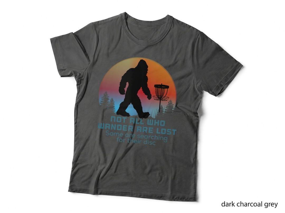Bigfoot Disc Golf Sasquatch Chain Tosser Funny Big Disc Golf T-Shirt