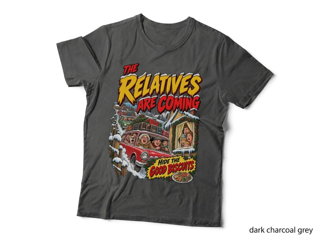 The Relatives Are Coming Vintage Funny Christmas Family Horror T-Shirt